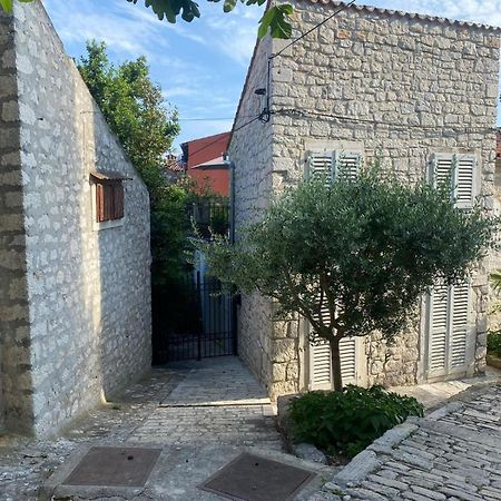 Seaview House Rosali Villa Ровин Екстериор снимка
