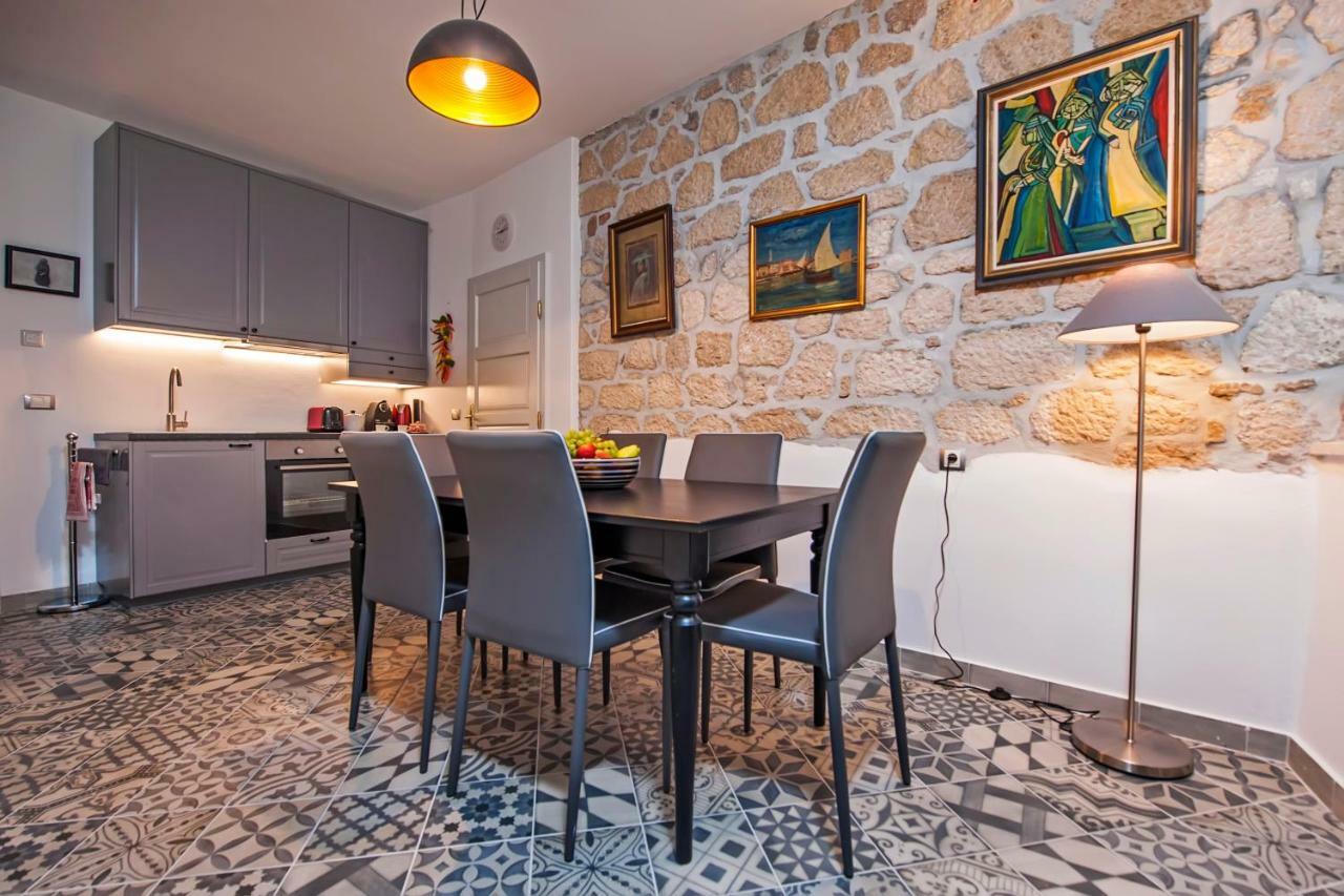 Seaview House Rosali Villa Ровин Екстериор снимка